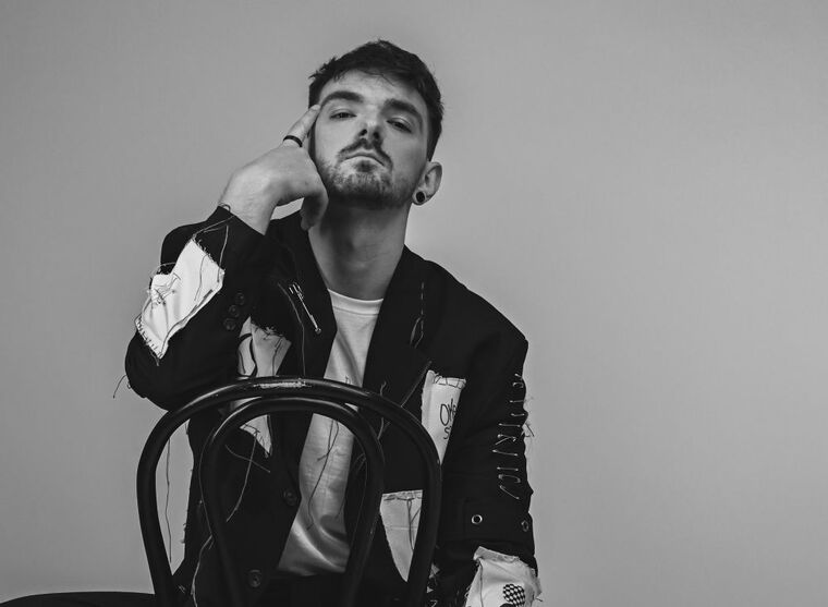 Gustavo Stitch - “Tko sam ja!?” - Pjesma za sve koji se i dalje traže