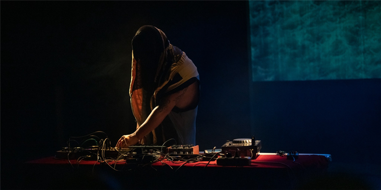 Mračni audio-vizualni koncert: Mai Mai Mai, ATŌMI