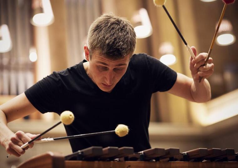 Posveta Philipu Glassu – Večer udaraljki s Alexejom Gerassimezom