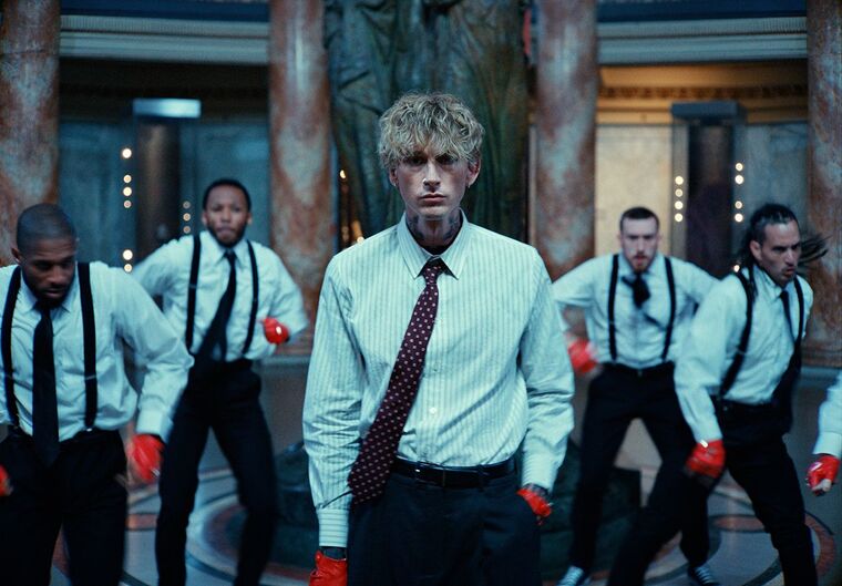 Travis Barker (Blink 182) i mgk ponovno udružuju snage na „vampire diaries“