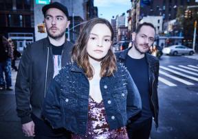 Škotski synth-pop bend CHVRCHES predstavlja singl „Get Out“
