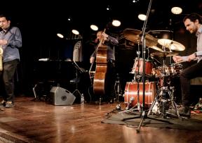 Odličan jazz u Zagrebu - Zadeno Trio oduševili u Kontesi