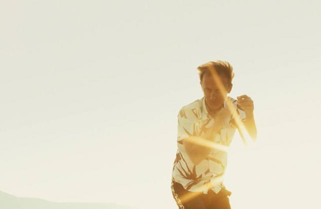 Plesač Sporog Stepa na terasi Močvare