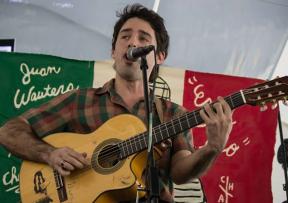 Začarana Močvara predstavlja: Juan Wauters & Reclining Dudes + nagradna igra