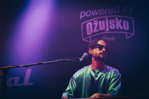 J.R. August početkom veljače nastupa u Vintage Industrialu